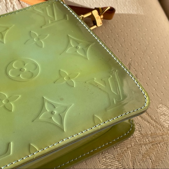 Louis Vuitton Green Vernis Lexington Pouch - Picture 5 of 12